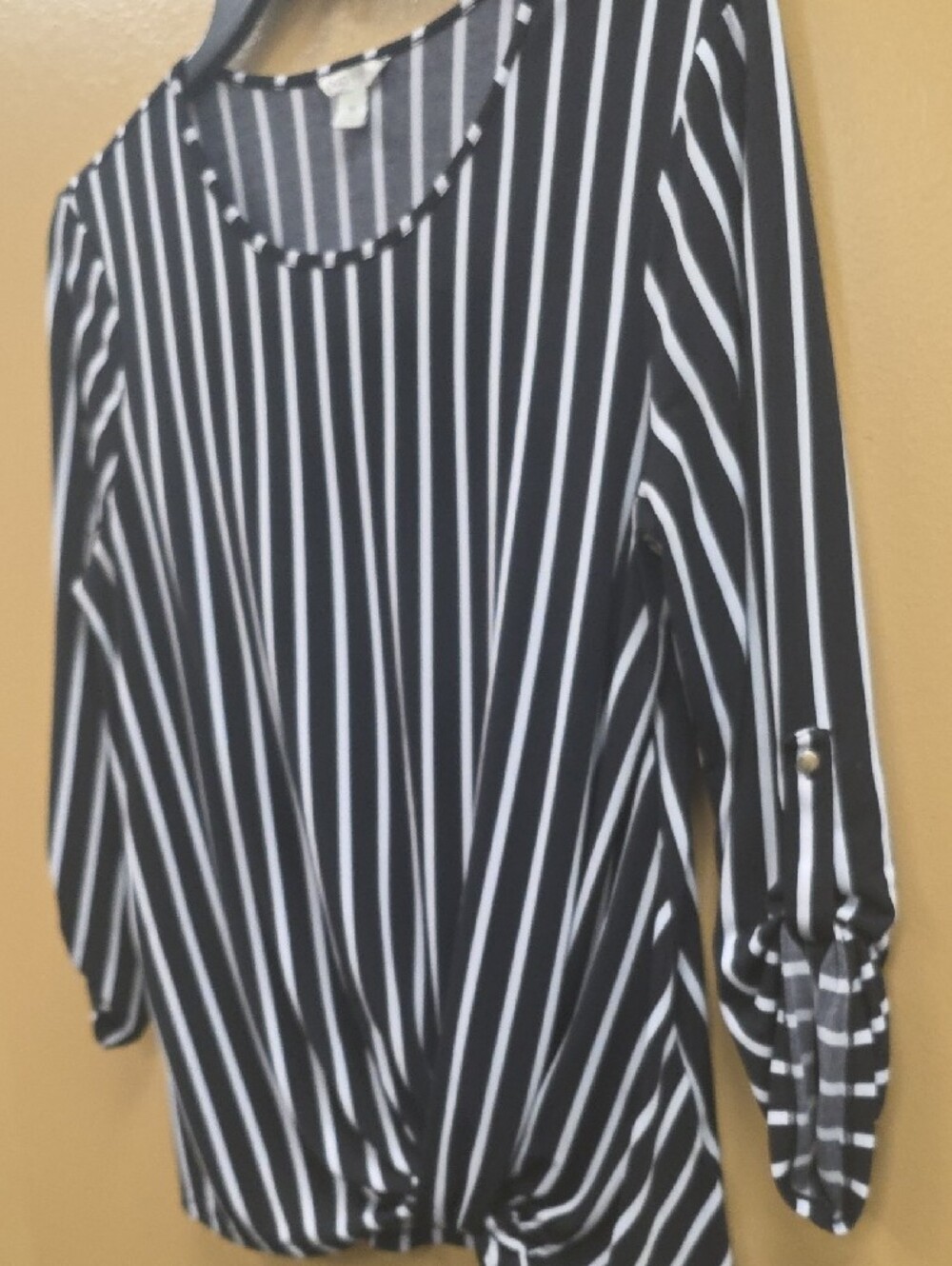 Black &‎ White Striped Knot-Front Women's Top - Picture 4 of 5